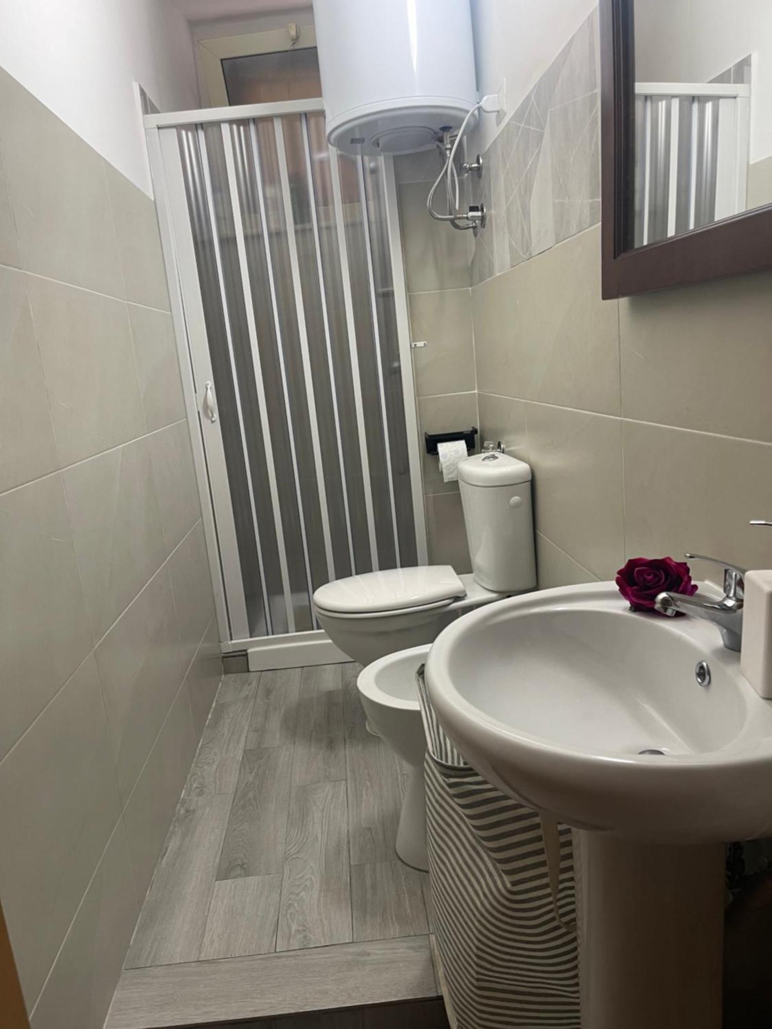 קטאניה Holiday House מראה חיצוני תמונה